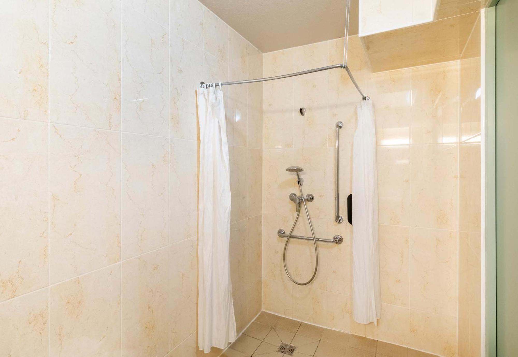 B&B Hotel Saint-Geours-De-Maremne Hossegor Екстер'єр фото